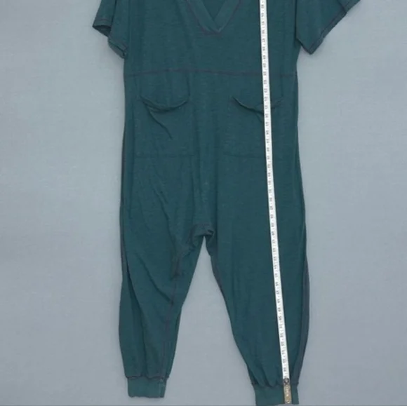 NATURAL LIFE Teal Short-Sleeve V-Neck Relaxed Jumpsuit - Picture 7 of 9